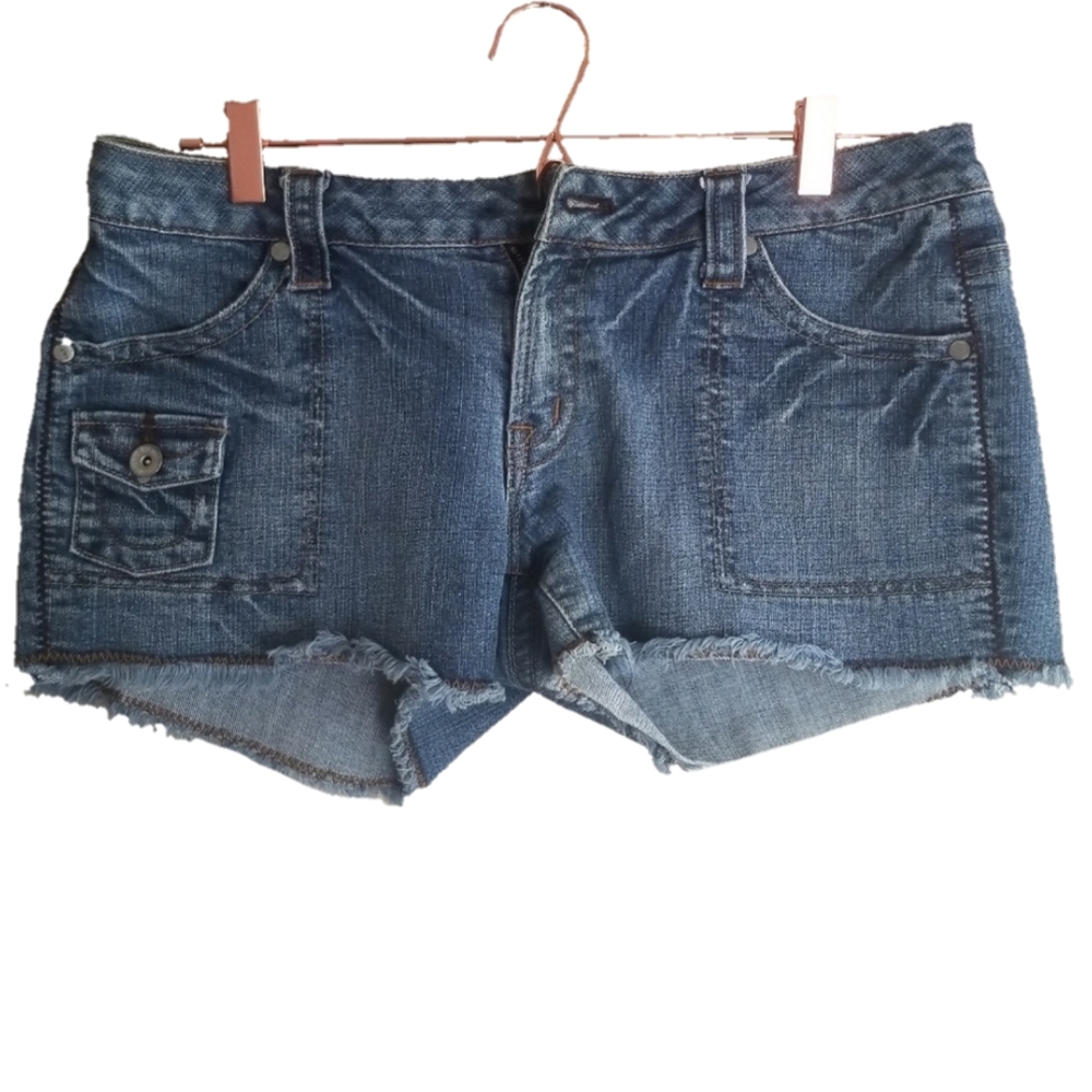 Mossimo low rise jean shorts size 13